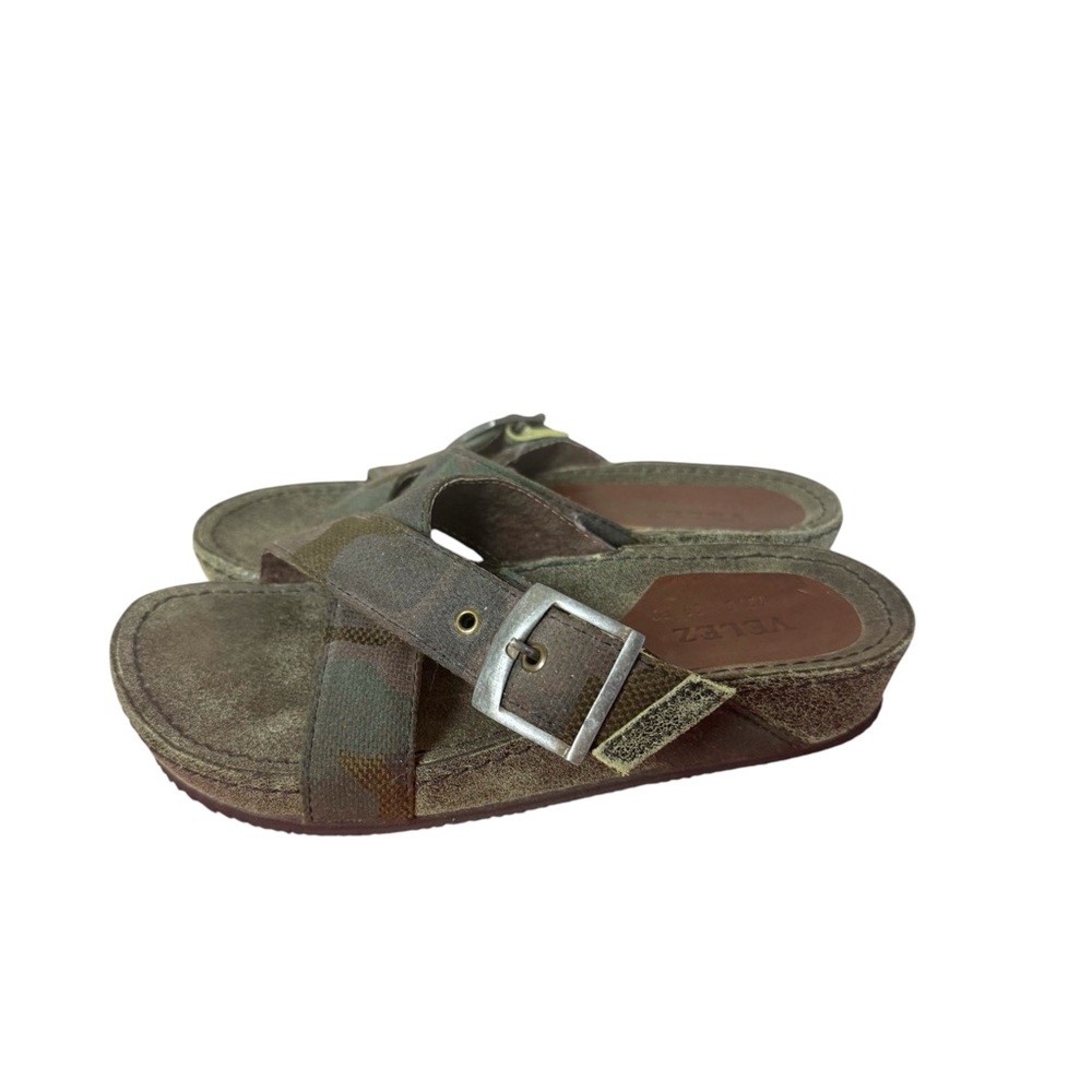 Velez Handcrafted Leather Sandals in Dark Gray Camo Size 6.5